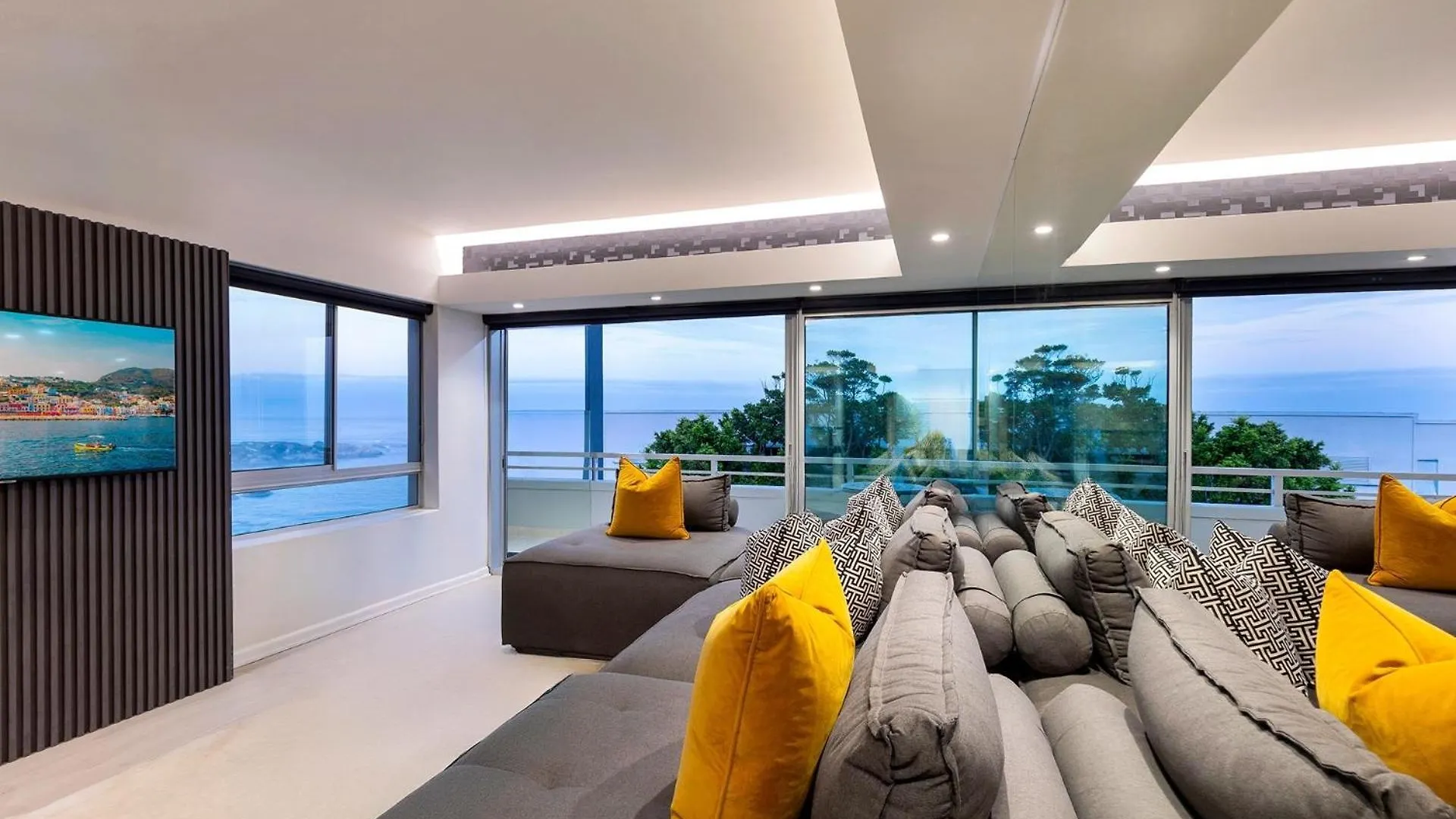 Clifton Yolo Spaces - Clifton Beachfront Executive Apartment Κέιπ Τάουν