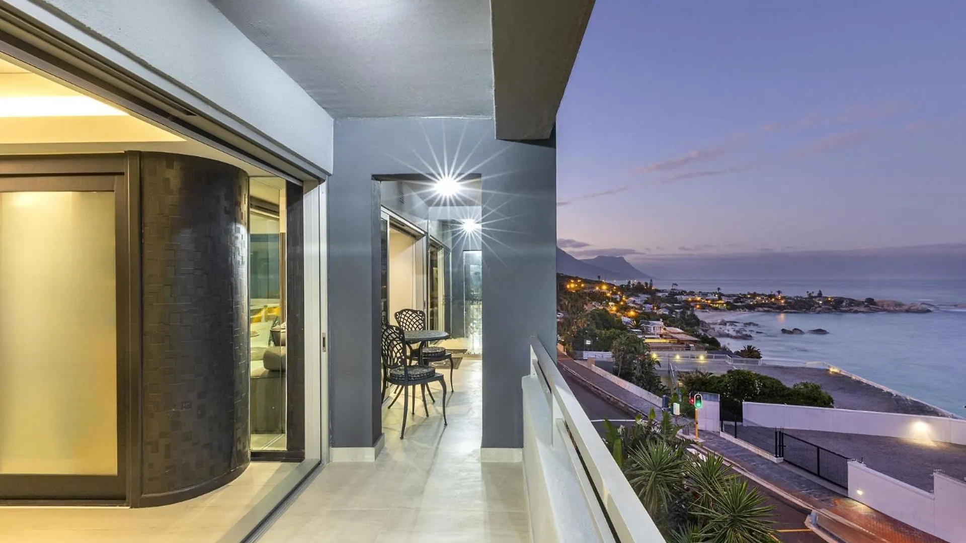 Clifton Yolo Spaces - Clifton Beachfront Executive Apartment Κέιπ Τάουν 0*,  Νότια Αφρική