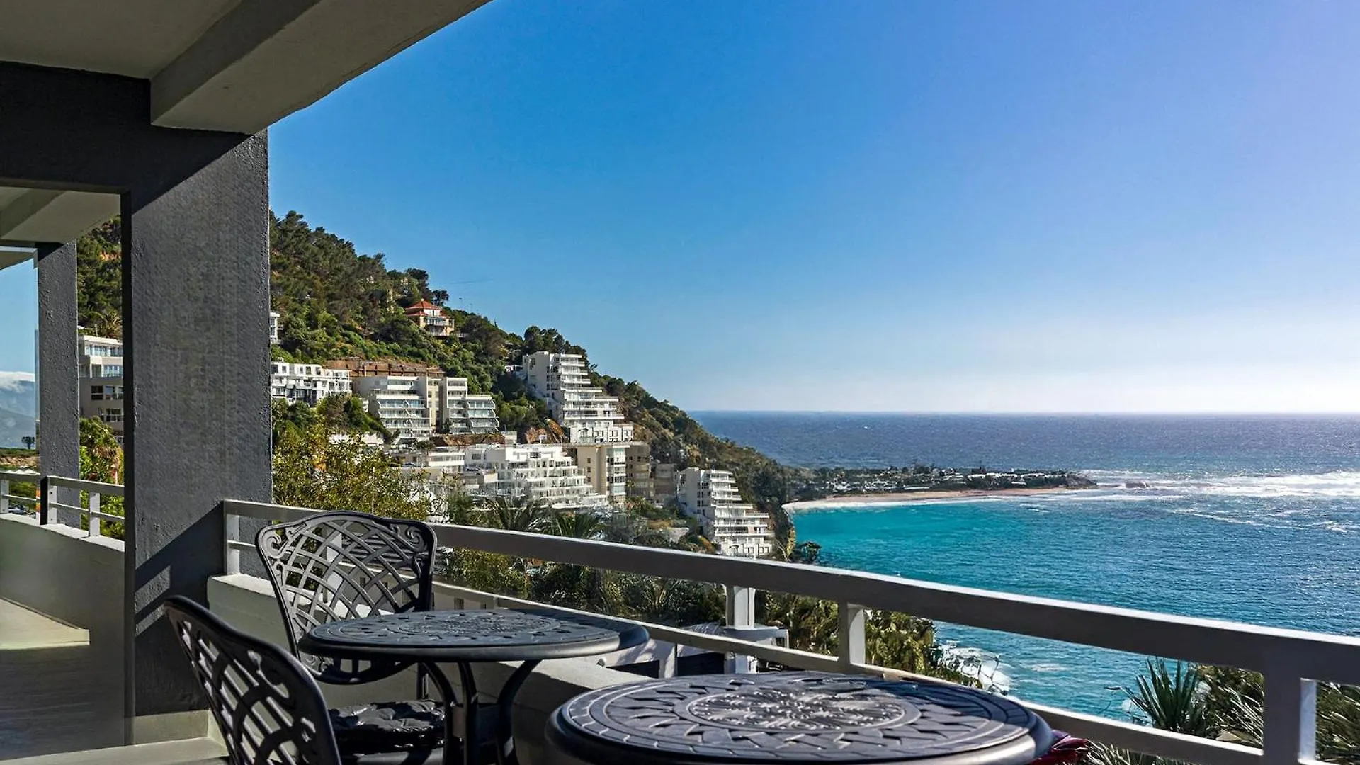 Επικοινωνία με το Clifton Yolo Spaces - Clifton Beachfront Executive Apartment
