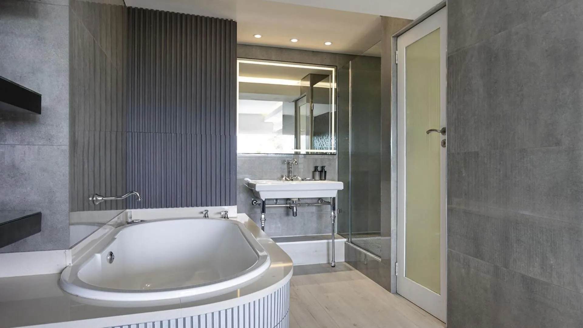 Clifton Yolo Spaces - Clifton Beachfront Executive Apartment Κέιπ Τάουν 0*,